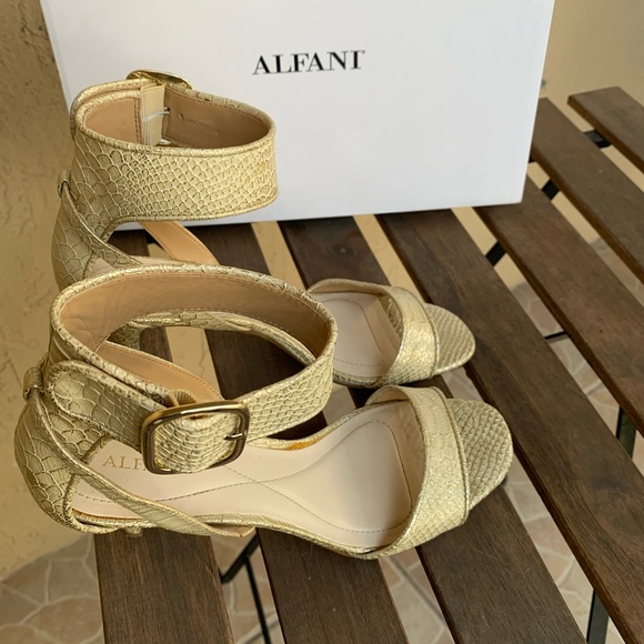 Alfani Casedy Heels - Picture 4 of 7
